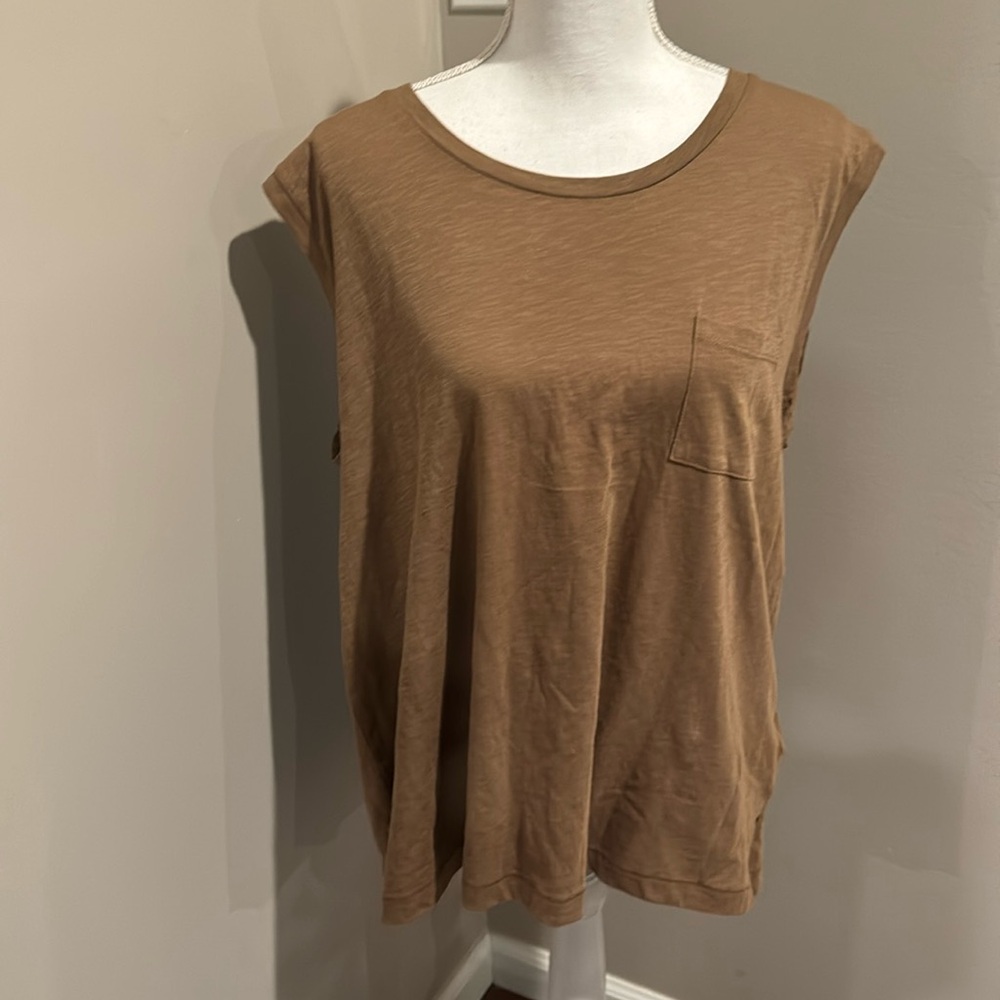 Madewell NWT muscle sleeveless pocket tee shirt